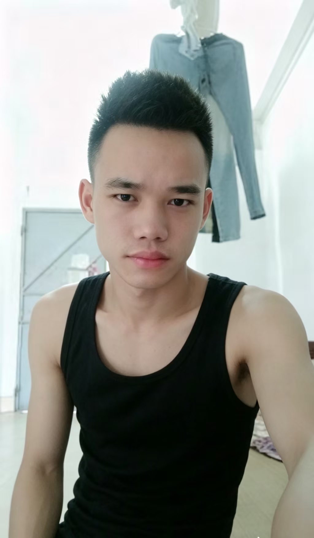 阳光清爽的男生个人头像